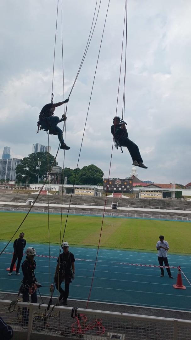 Rope access technicians demonstrating a descent during the HSE Month 2026 programme